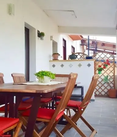 Magaggiari Beach House *